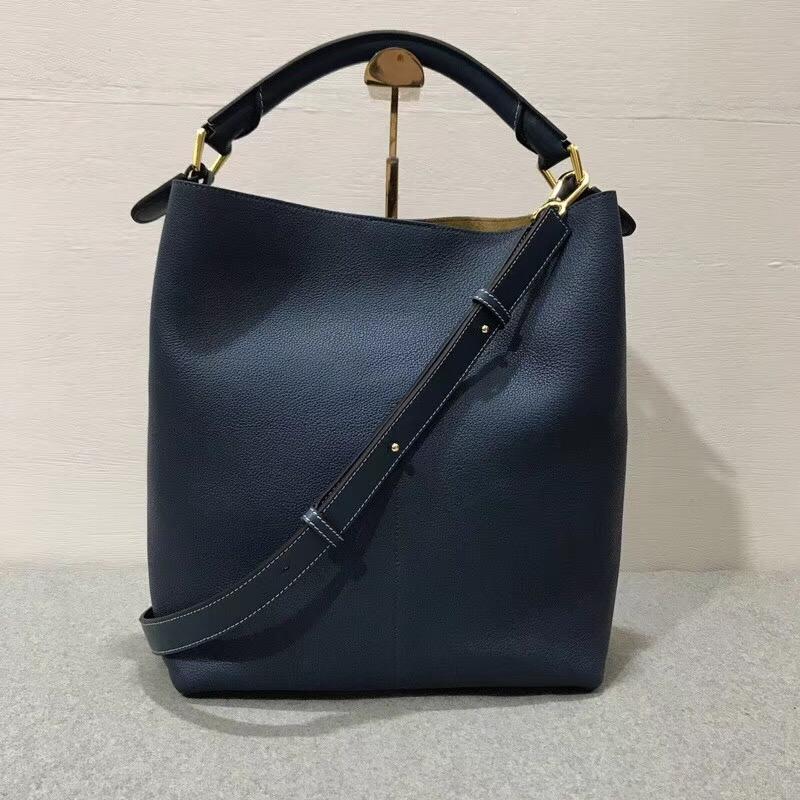 Loewe柔軟粒面小牛皮 T Bucket Bag 靛藍色