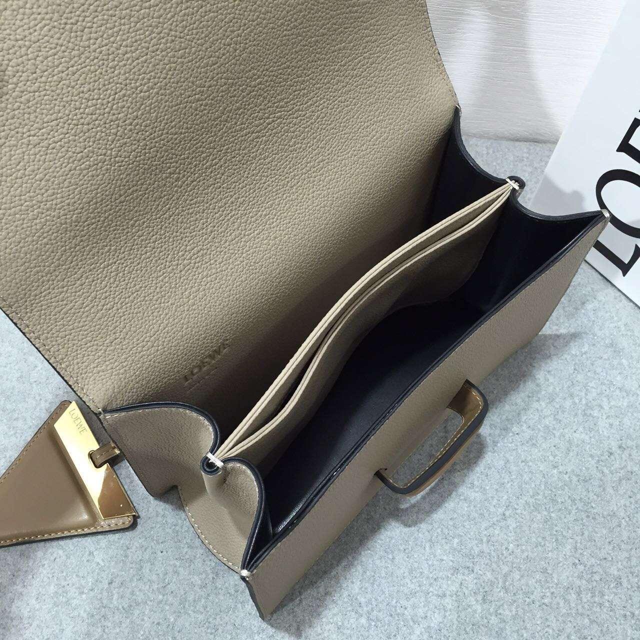 Loewe羅意威 巴塞羅那三角形包 Barcelona Bag Dark Taupe