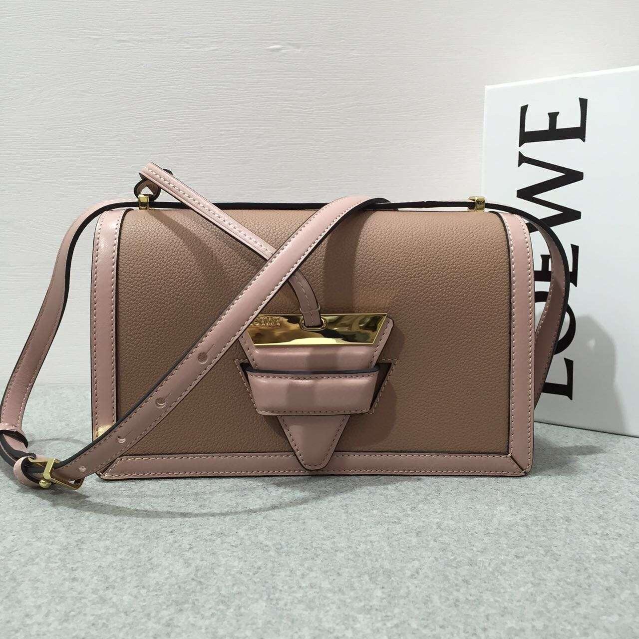 Loewe羅意威 巴塞羅那三角形包 Barcelona Bag blush