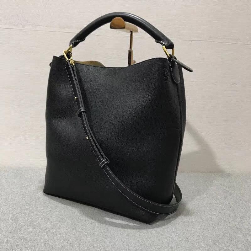 Loewe T Bucket Bag 黑色柔軟粒面小牛皮