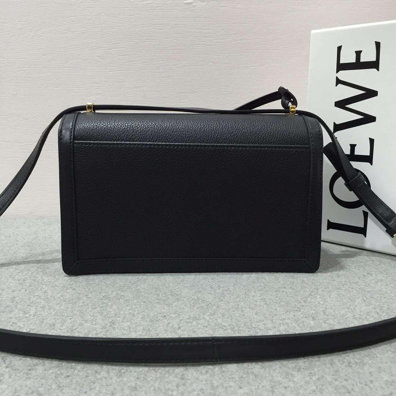 Loewe羅意威 巴塞羅那三角形包 Barcelona Bag 黑色