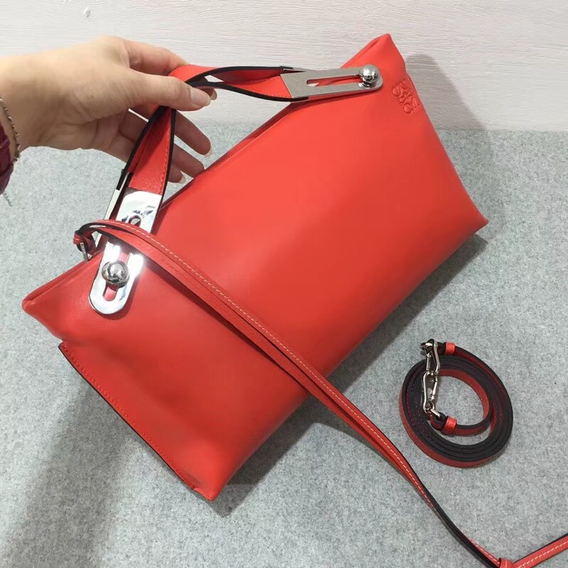 LOEWE羅意威 Missy Bag 胭脂红納帕napa皮革 拉鏈包