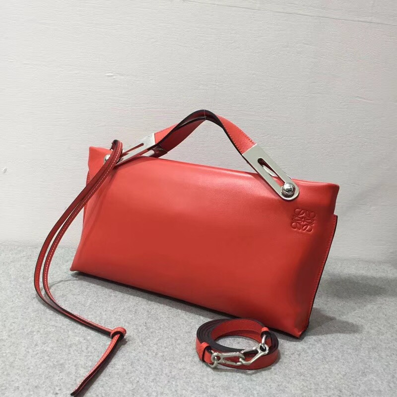 LOEWE羅意威 Missy Bag 胭脂红納帕napa皮革 拉鏈包