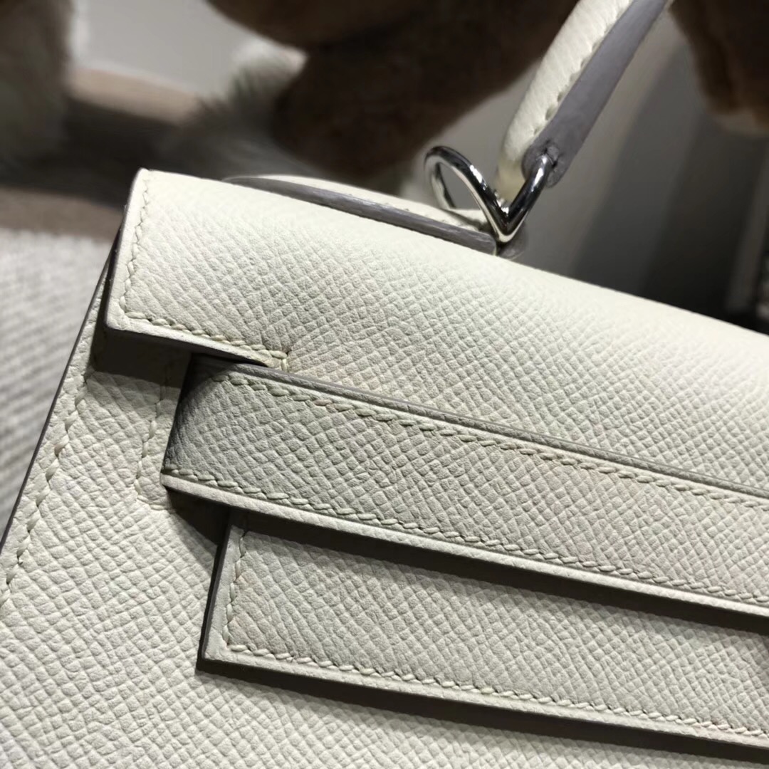 愛馬仕凱莉包Hermes Kelly 28cm Epsom CC10 Craie奶昔白外縫银扣