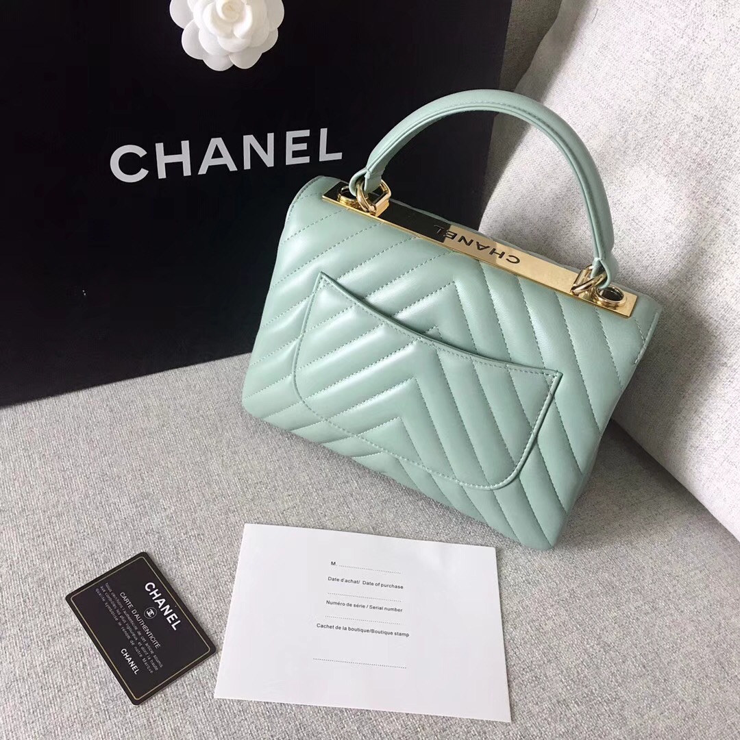 2018春夏系款 绿色羊皮 小號口蓋包配以手柄Small flap bag with top handle