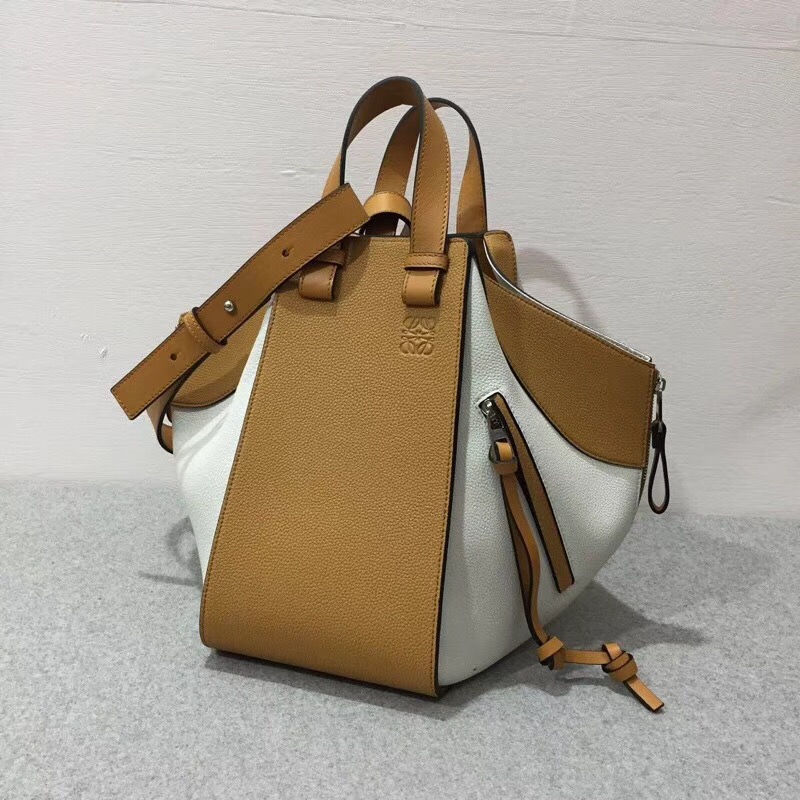 loewe Hammock手袋柔軟粒面小牛皮Medium Bag Soft White/Amber