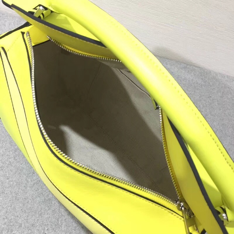 Loewe的明星包經典小牛皮精制而成 Puzzle Bag yellow multitone