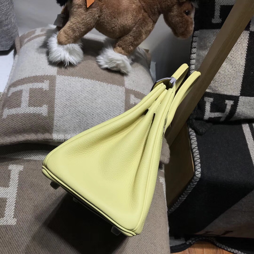 hermes 鉑金包Birkin包30cm 1Z Jaune Poussin小雞黃Togo銀扣