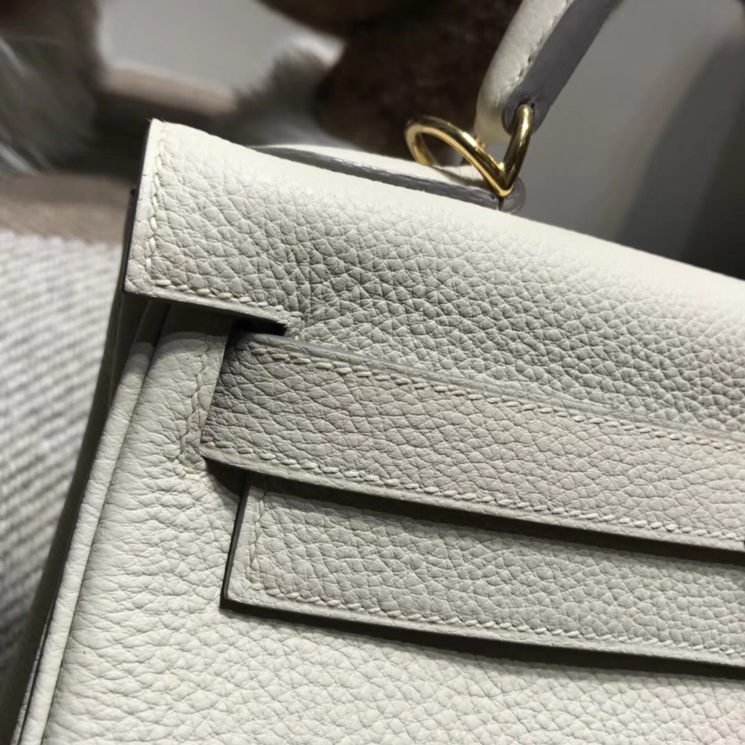 愛馬仕凱莉包Hermes Kelly 28cm Togo小牛皮 CK10 Craie 奶昔白金扣內縫