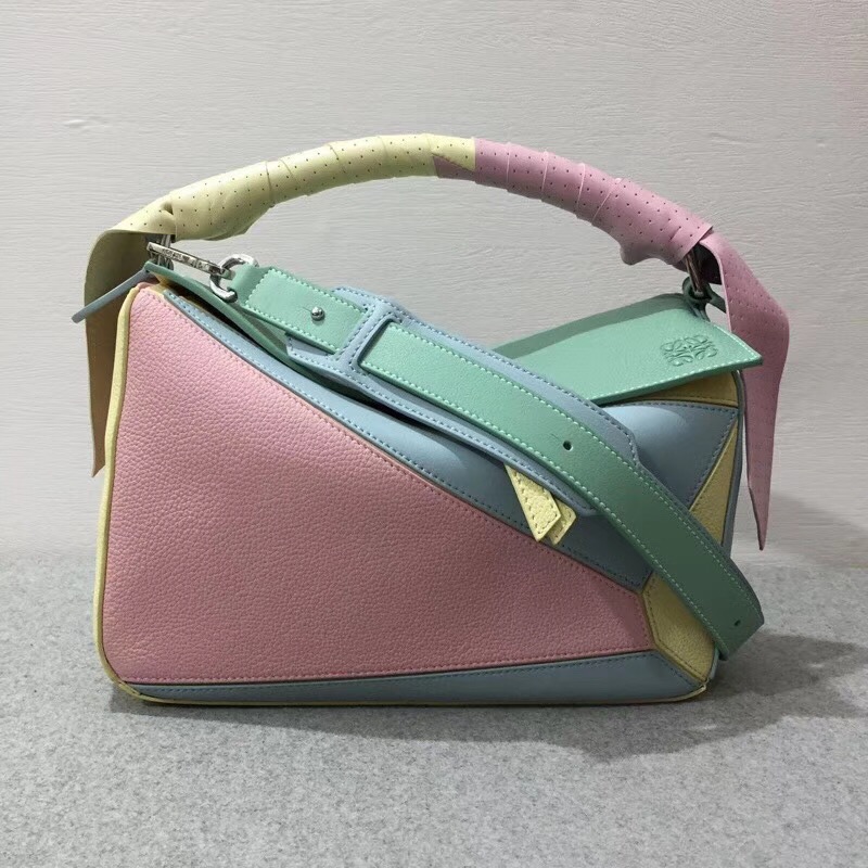 羅意威女包 loewe彩色糖果色Puzzle Wrap Bag Multicolor 配穿孔雙色納帕皮革條