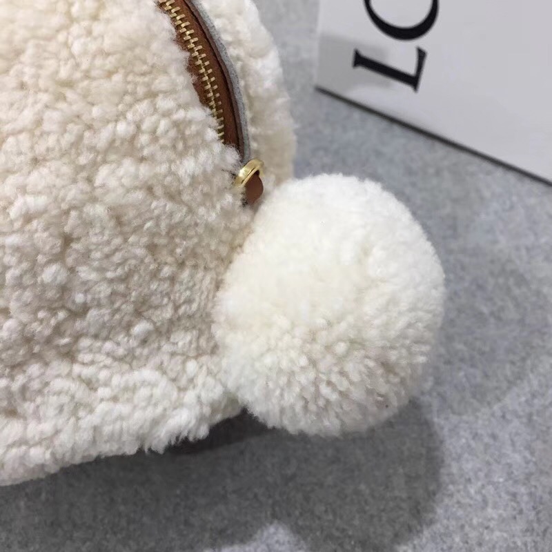 loewe shearling Bunny Mini Bag 原色 羊毛活潑的兔子包袋