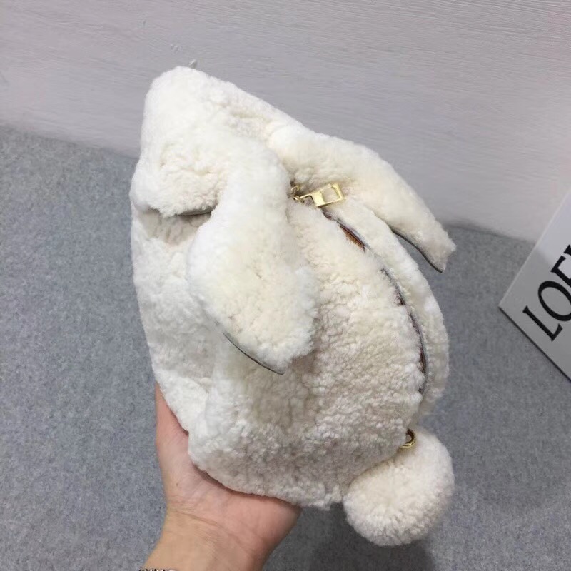 loewe shearling Bunny Mini Bag 原色 羊毛活潑的兔子包袋