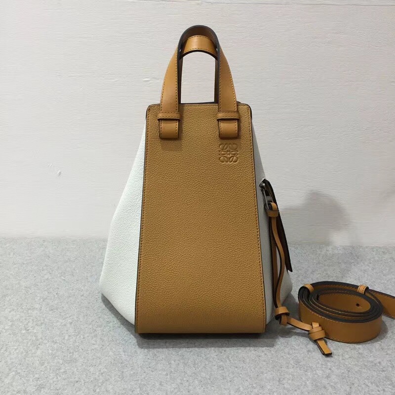 loewe Hammock手袋柔軟粒面小牛皮Medium Bag Soft White/Amber