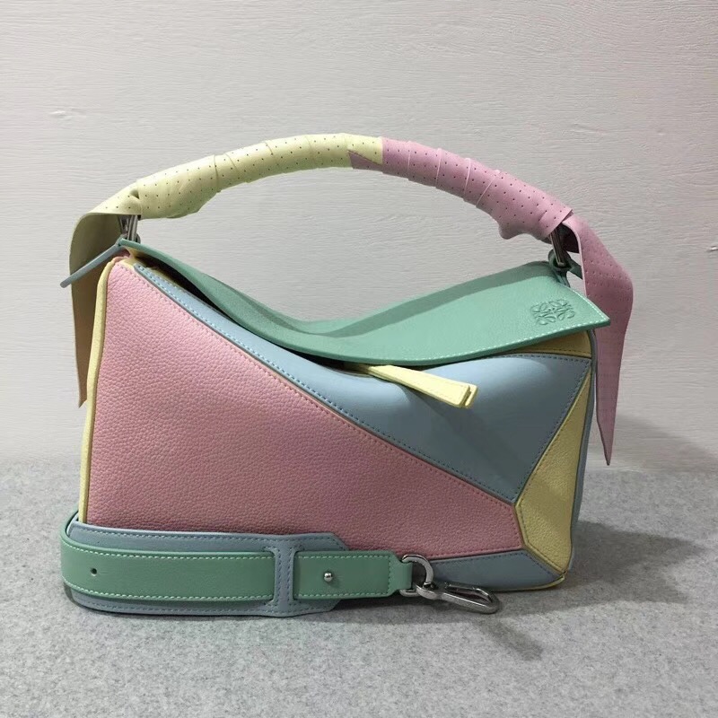 羅意威女包 loewe彩色糖果色Puzzle Wrap Bag Multicolor 配穿孔雙色納帕皮革條