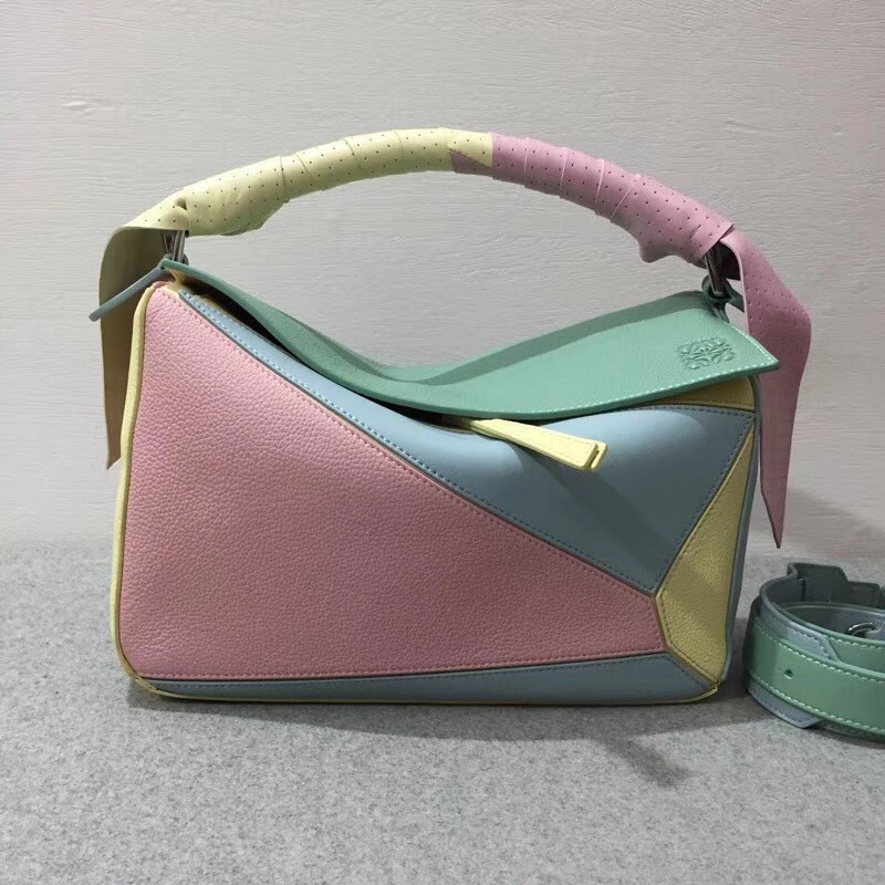 羅意威女包 loewe彩色糖果色Puzzle Wrap Bag Multicolor 配穿孔雙色納帕皮革條