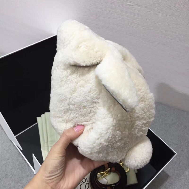 loewe shearling Bunny Mini Bag 原色 羊毛活潑的兔子包袋