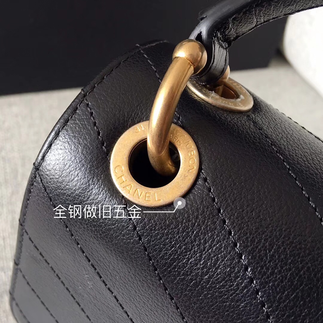 Chanel 2018春夏款口蓋包Flap bag 黑色顆粒壓花小牛皮、錦蛇皮