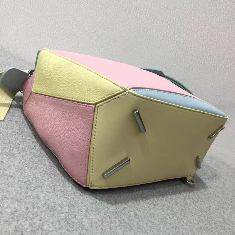 羅意威女包 loewe彩色糖果色Puzzle Wrap Bag Multicolor 配穿孔雙色納帕皮革條