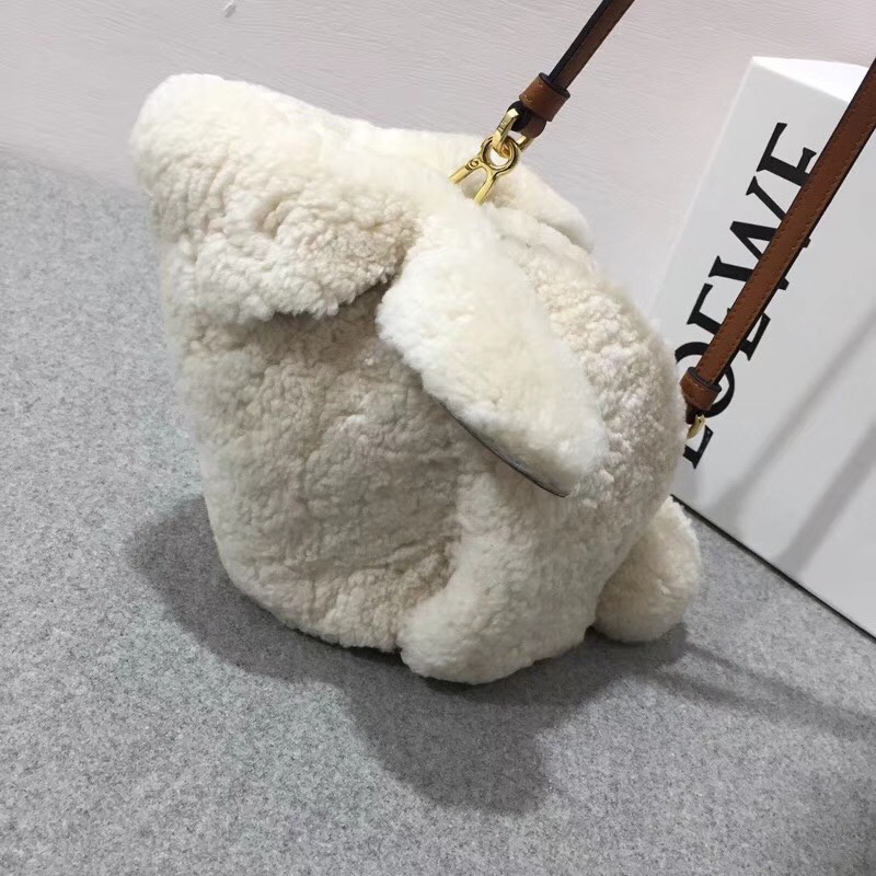 loewe shearling Bunny Mini Bag 原色 羊毛活潑的兔子包袋