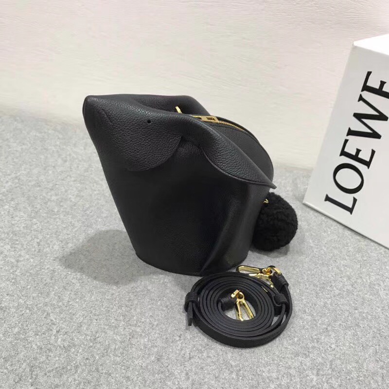 Loewe Bunny Mini Bag 黑色兔子形迷妳包軟顆粒的小牛女包