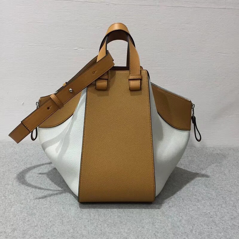 loewe Hammock手袋柔軟粒面小牛皮Medium Bag Soft White/Amber