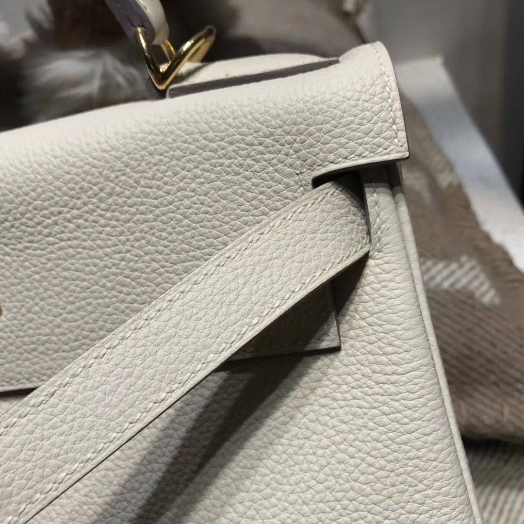 愛馬仕凱莉包Hermes Kelly 28cm Togo小牛皮 CK10 Craie 奶昔白金扣內縫