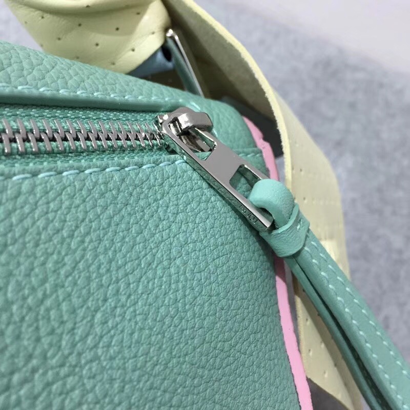 羅意威女包 loewe彩色糖果色Puzzle Wrap Bag Multicolor 配穿孔雙色納帕皮革條