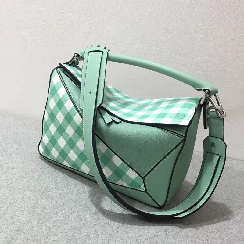 Loewe柔軟粒面小牛皮Puzzle Gingham Bag sea-water green