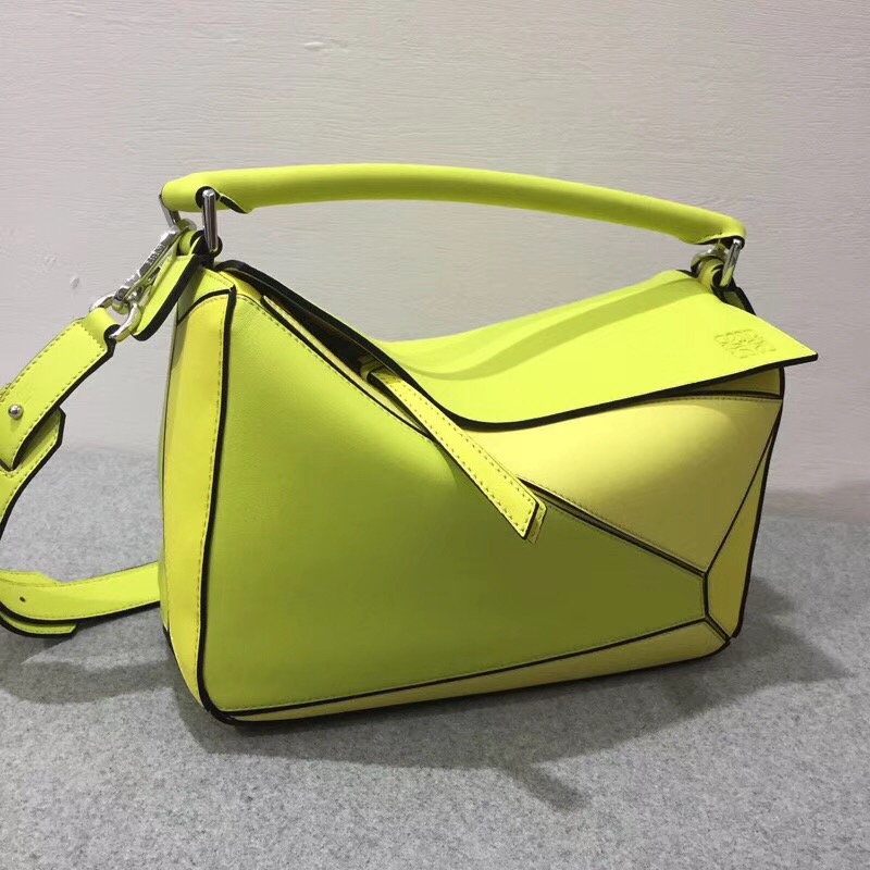 Loewe的明星包經典小牛皮精制而成 Puzzle Bag yellow multitone