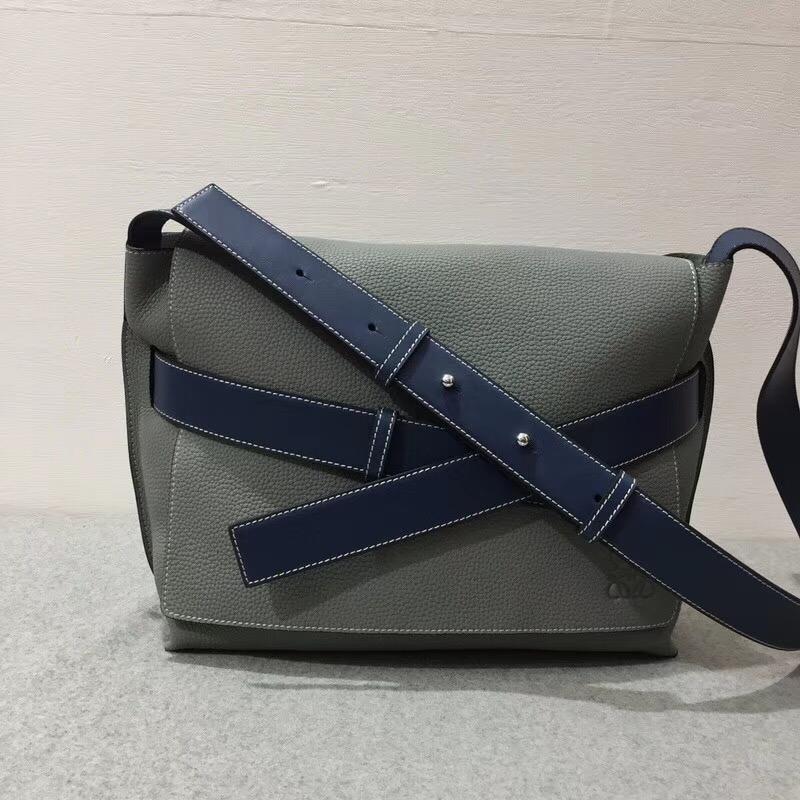 loewe 郵差包Military Messenger Small BagAnagram壓花圖案