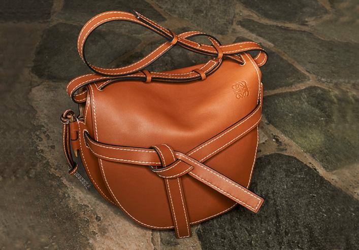 羅意威女包loewe Gate Small Bag Rust Color馬鞍包 柔軟天然牛皮