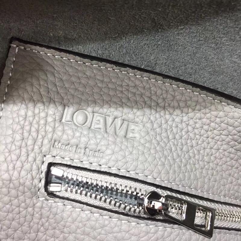 loewe 郵差包Military Messenger Small BagAnagram壓花圖案