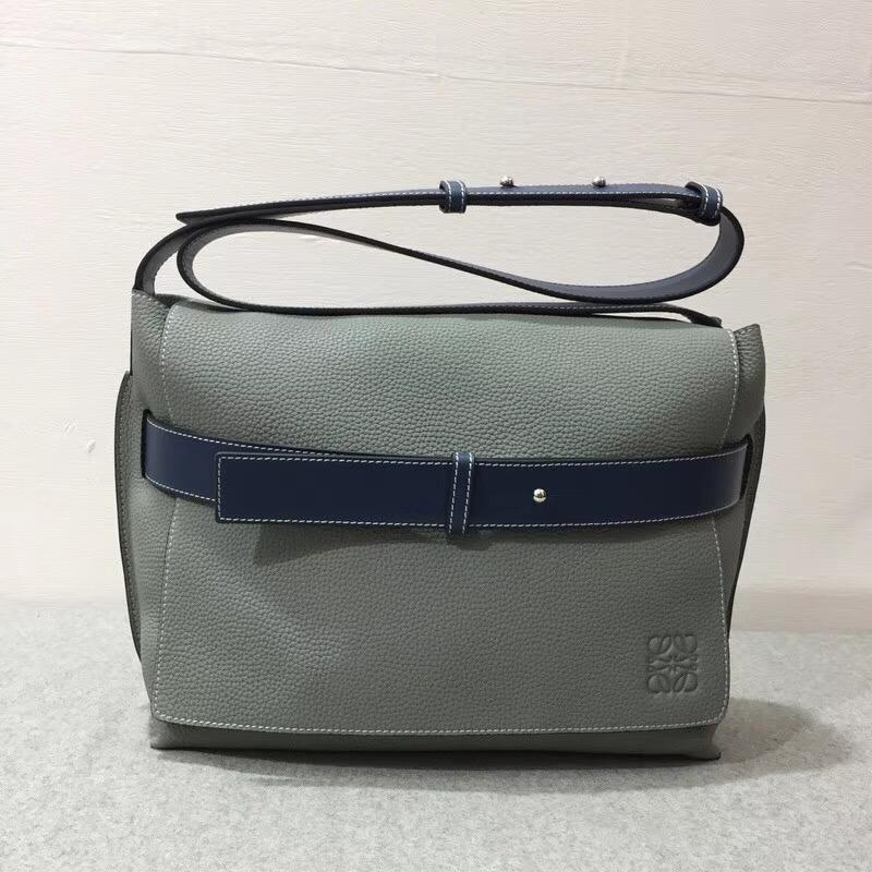 loewe 郵差包Military Messenger Small BagAnagram壓花圖案