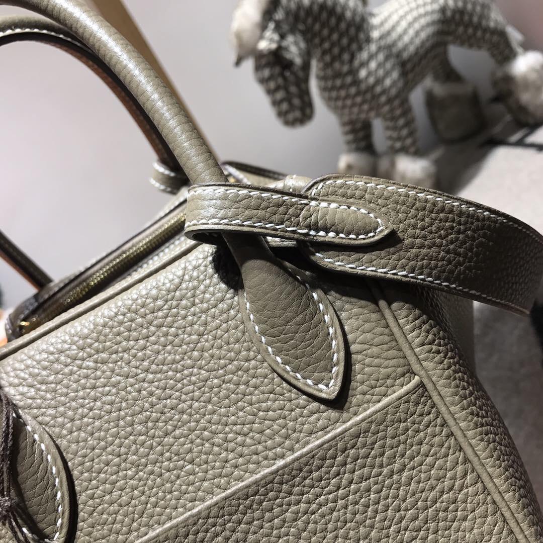 爱马仕家族中最优雅的包袋Hermes Lindy 26 Togo CK18 Etoupe大象灰金扣