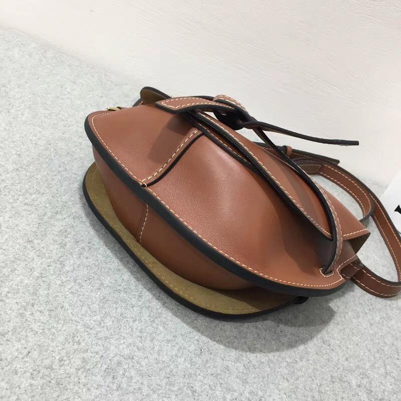 羅意威女包loewe Gate Small Bag Rust Color馬鞍包 柔軟天然牛皮