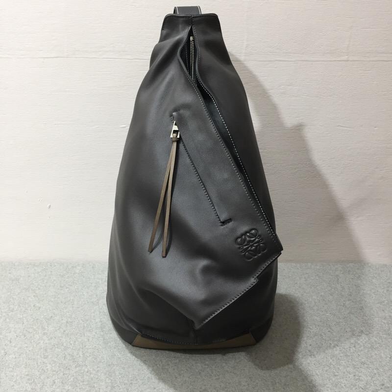 Loewe斜挎式背包Anton Backpack Dark Grey/Dark Taupe/Black