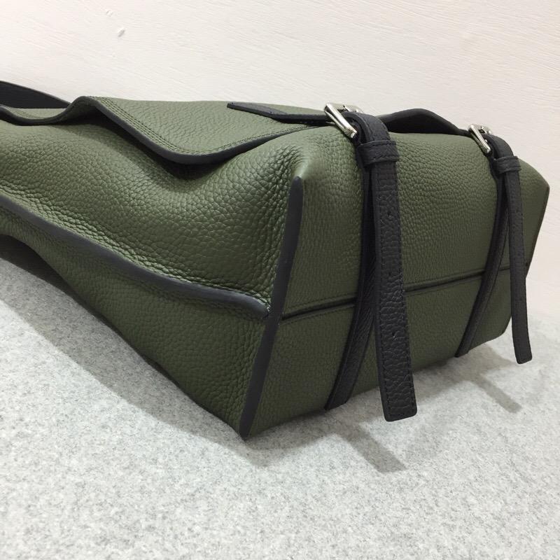 Loewe經典郵差包Military Messenger Bag Military Green/Black