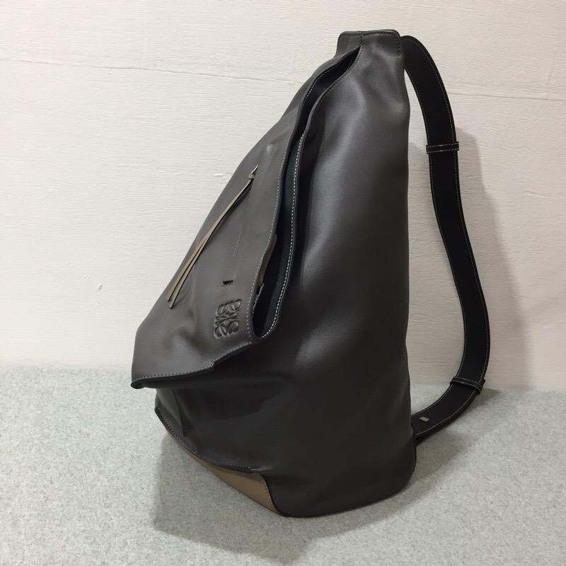 Loewe斜挎式背包Anton Backpack Dark Grey/Dark Taupe/Black