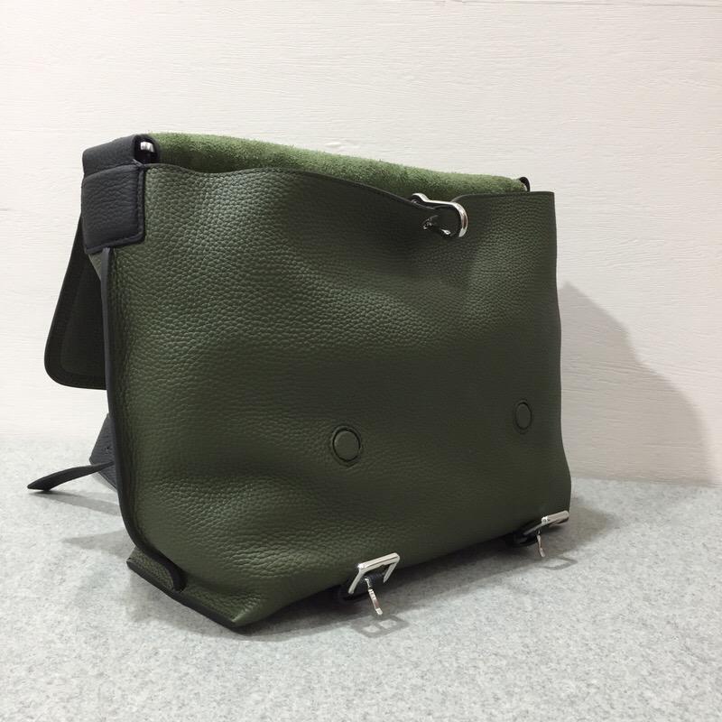 Loewe經典郵差包Military Messenger Bag Military Green/Black