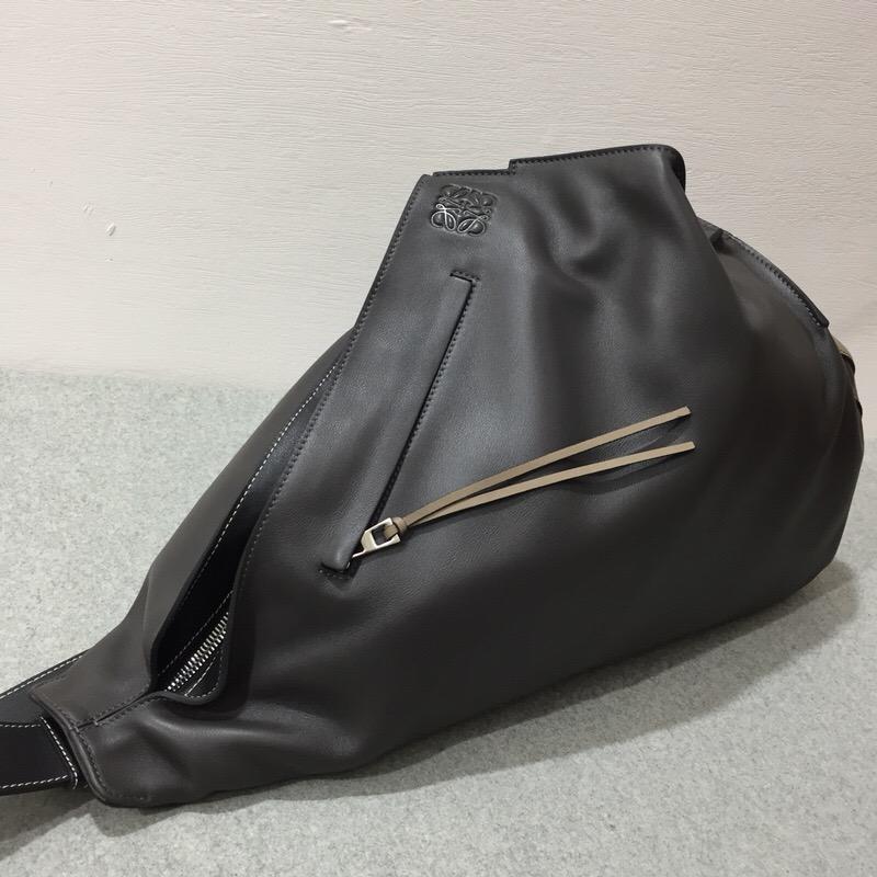 Loewe斜挎式背包Anton Backpack Dark Grey/Dark Taupe/Black