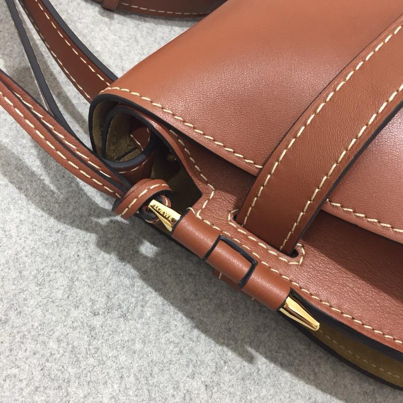 loewe Gate Bag Rust Color 柔軟天然小牛皮馬鞍包