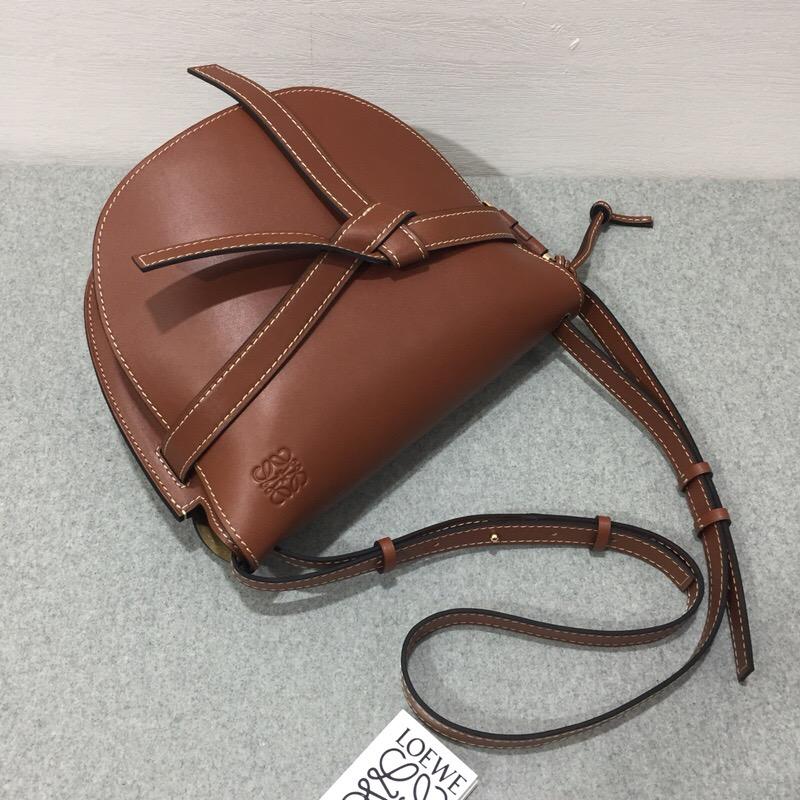 loewe Gate Bag Rust Color 柔軟天然小牛皮馬鞍包