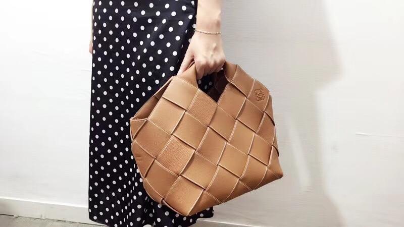 loewe Woven Basket Bag soft grained calf 棕色