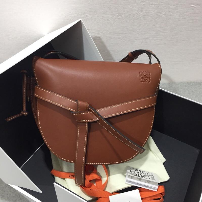 loewe Gate Bag Rust Color 柔軟天然小牛皮馬鞍包