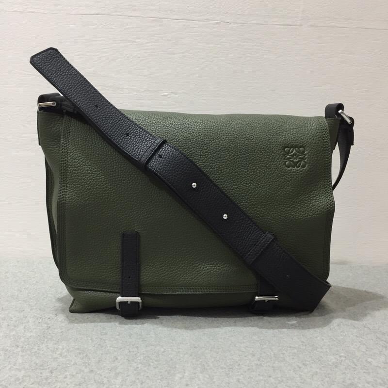 Loewe經典郵差包Military Messenger Bag Military Green/Black