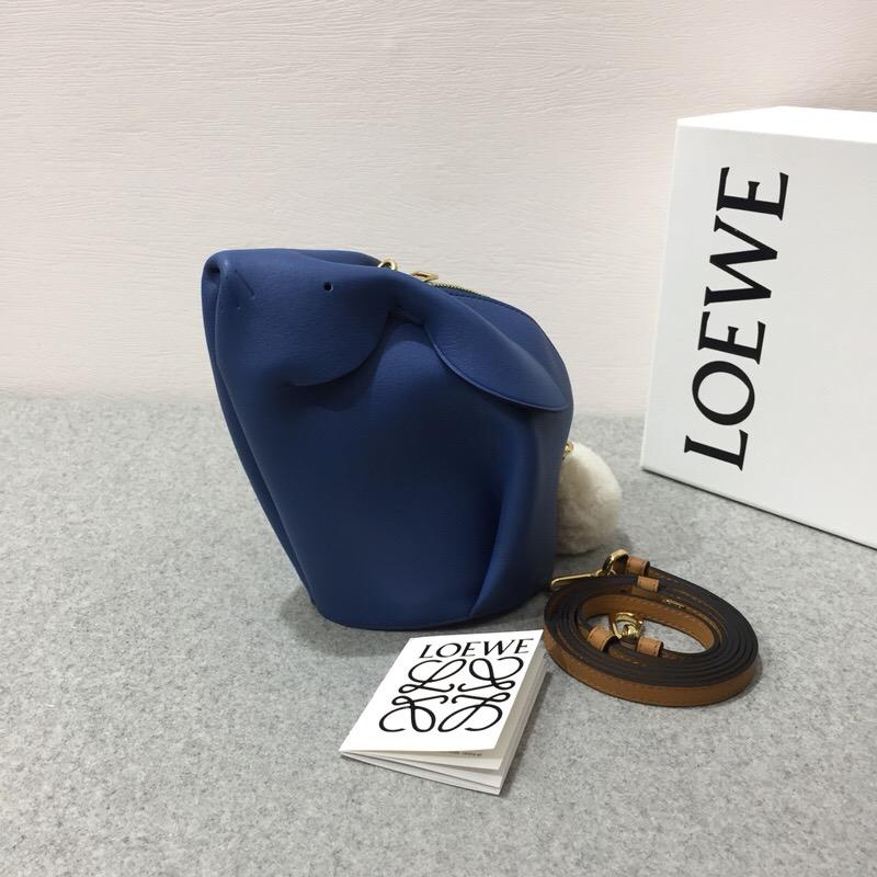 loewe迷妳斜挎包 Bunny Mini Bag Varsity Blue/Pecan Color 兔子造型絨球尾巴