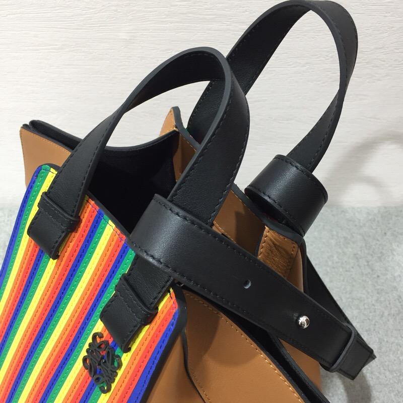 羅意威包包香港官網Loewe Hammock Rainbow Medium Bag Multicolor/Tan