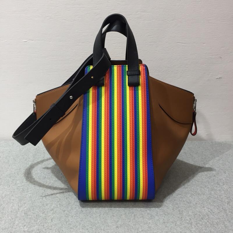 羅意威包包香港官網Loewe Hammock Rainbow Medium Bag Multicolor/Tan