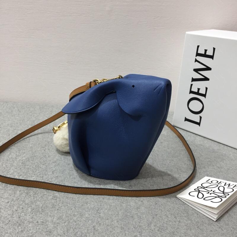 loewe迷妳斜挎包 Bunny Mini Bag Varsity Blue/Pecan Color 兔子造型絨球尾巴