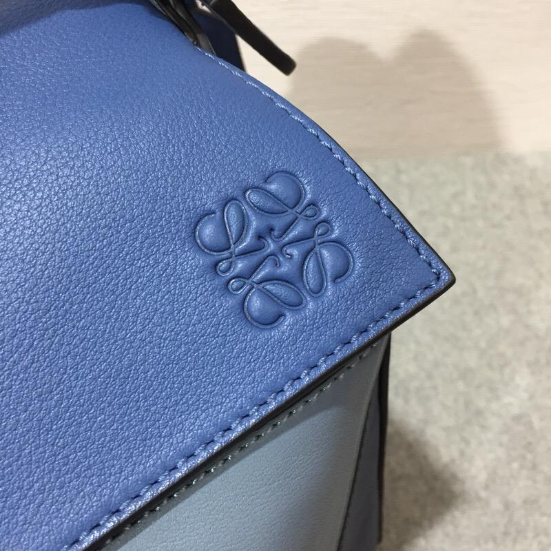 loewe 經典小牛皮 Puzzle Bag Varsity Blue Multitone